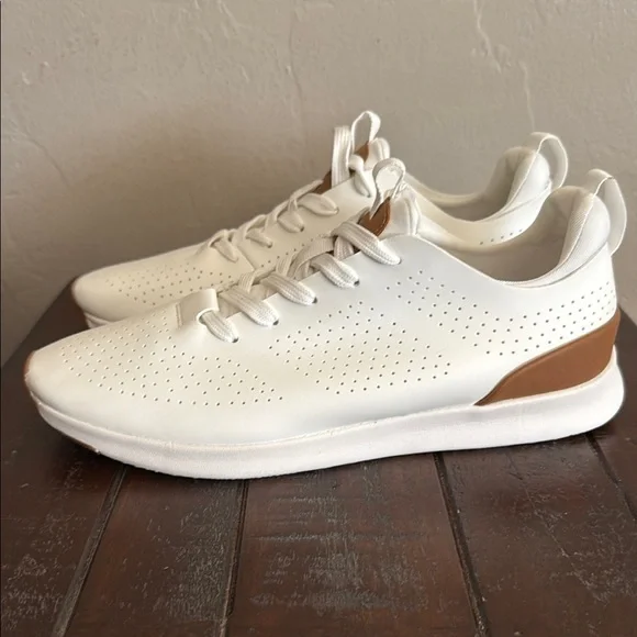 Steve Madden White Perforated Sneakers with Tan Accents Men’s Size 8 NWOT - Picture 3 of 8